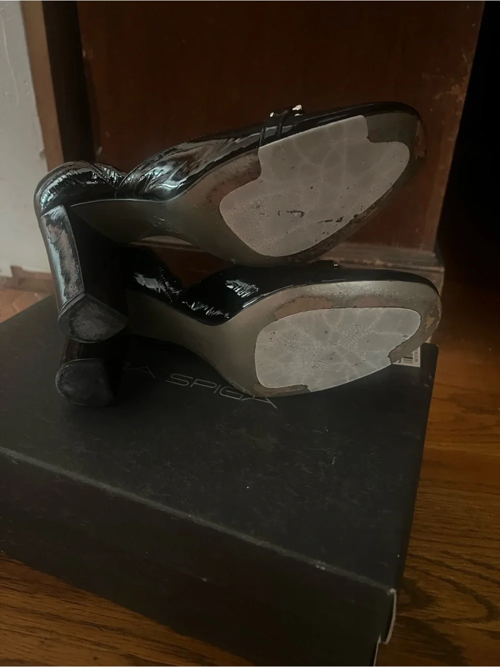 Via Spiga V-Jolt Black Patent Leather Pumps – Women’s Size 8M